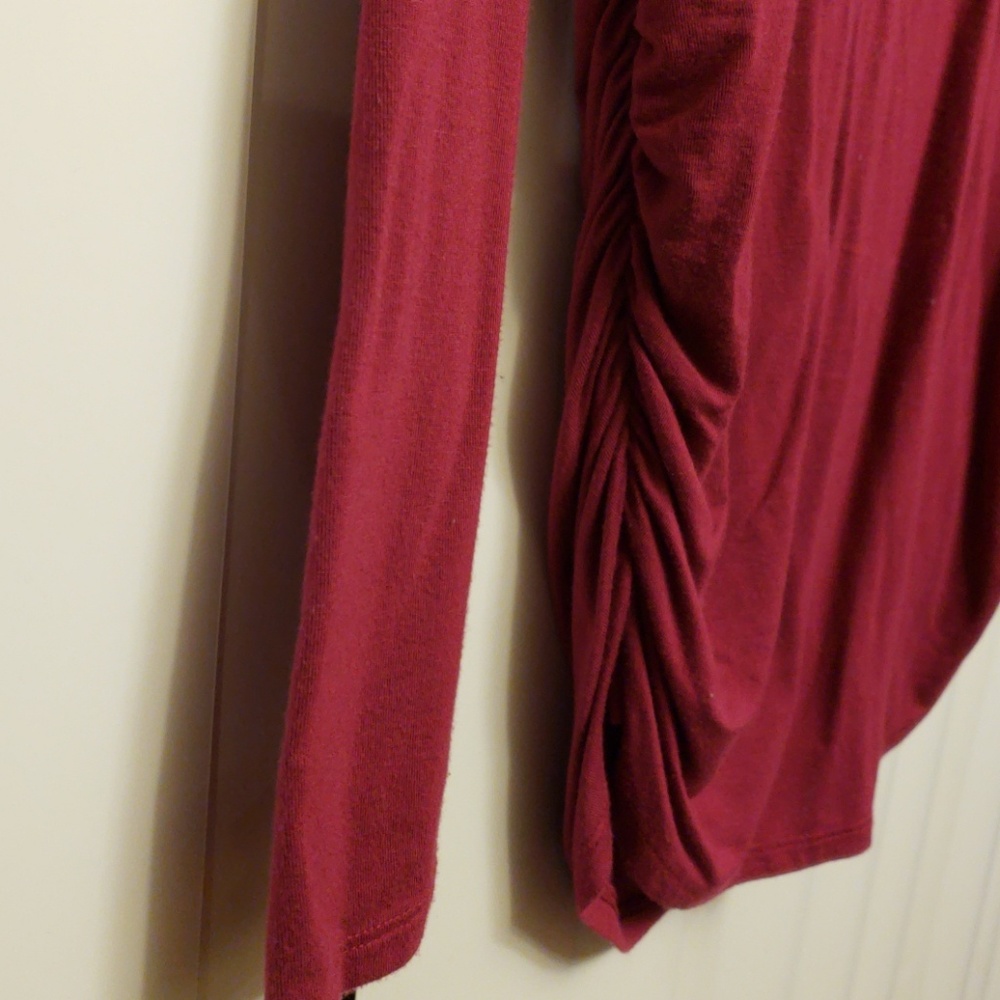 Side Ruched maternity t-shirt - Picture 2 of 4